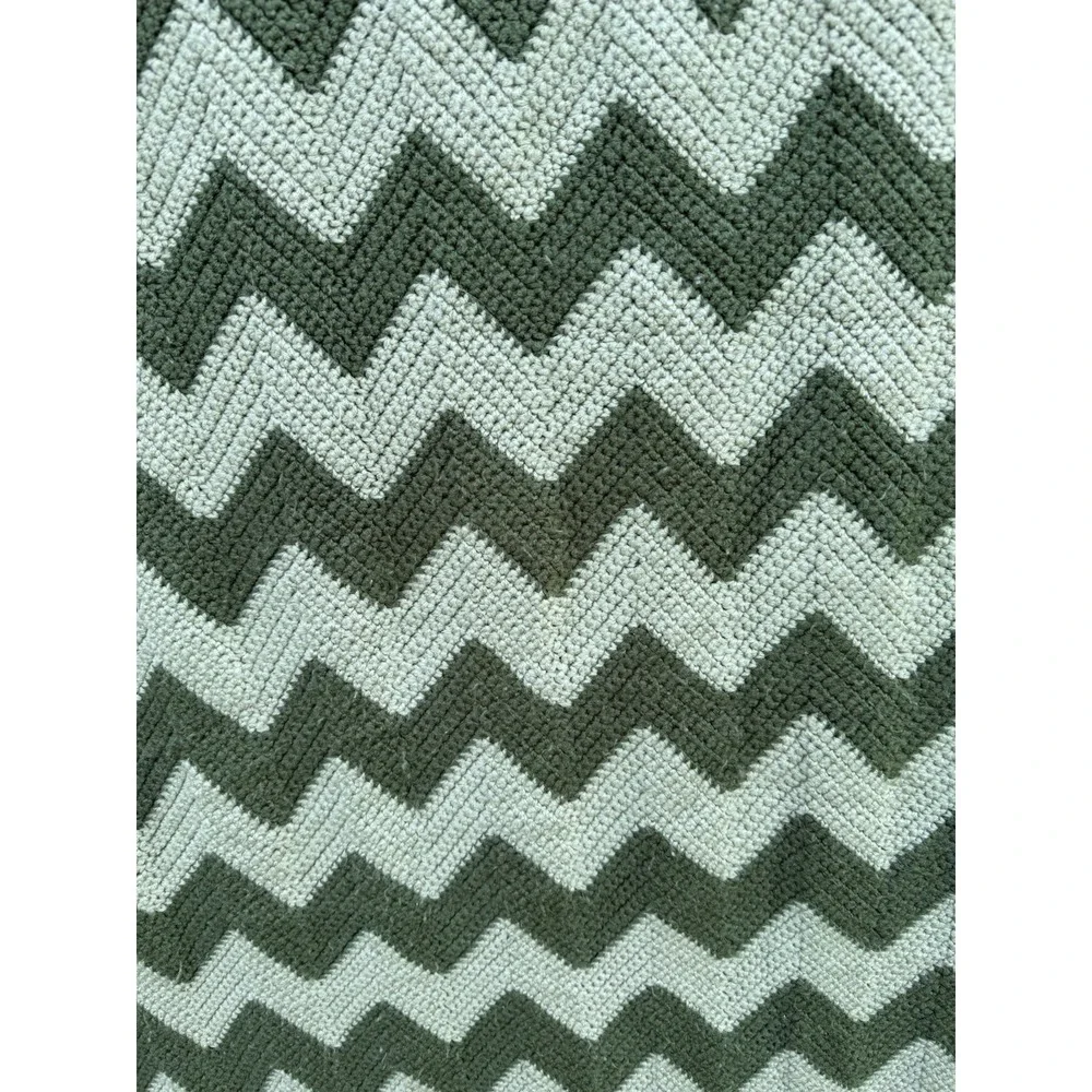 Vintage Chevron Crochet Ripple Afghan Blanket Throw Green 50 X 76
